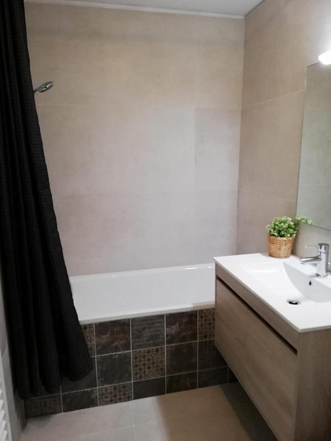 Apartamento Vie De Famille Camiers Exterior foto